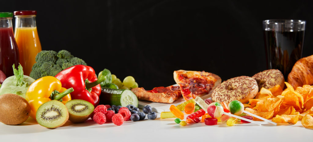 comida sana y comida rápida poco saludable